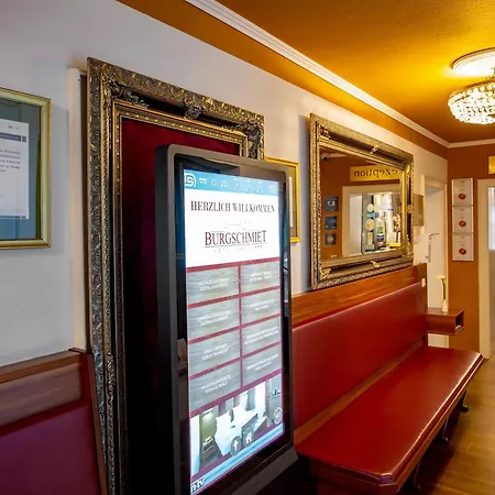 Tiptop Hotel Burgschmiet Garni-3